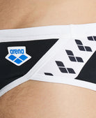 BAÑADOR ARENA ICONS SWIM BRIEFS SOLID 100 / HOMBRE