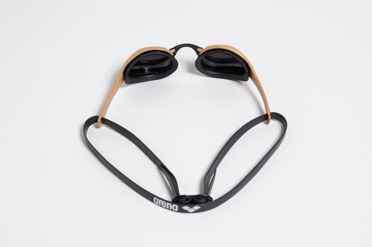  ARENA - Gafas de natación de competición unisex Cobra Ultra  Swipe para hombres y mujeres, tecnología antivaho con lente de espejo de  policarbonato, aguamarina/negro : Deportes y Actividades al Aire Libre